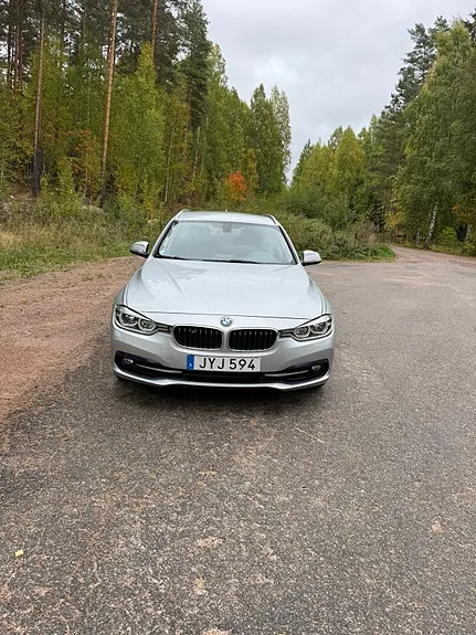 BMW 320D 2016 photo 2