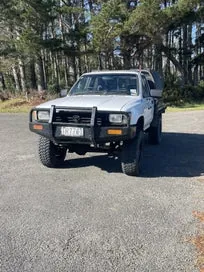 Toyota Hilux 1995 photo 3