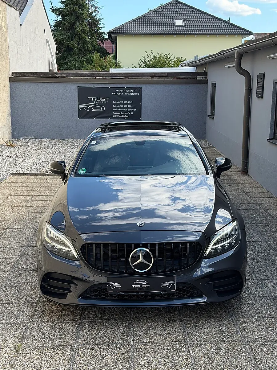 Mercedes-Benz C-Class 2018 photo 2