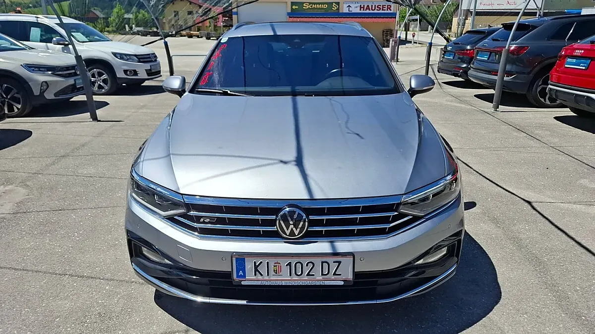 Volkswagen Passat 2021 photo 2