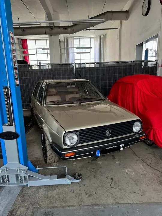 Volkswagen Golf 2