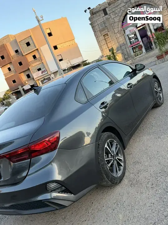 Kia Forte 2023 photo 4