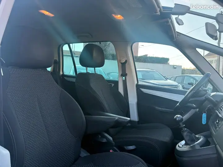 Citroen C4 Picasso 2013 photo 5
