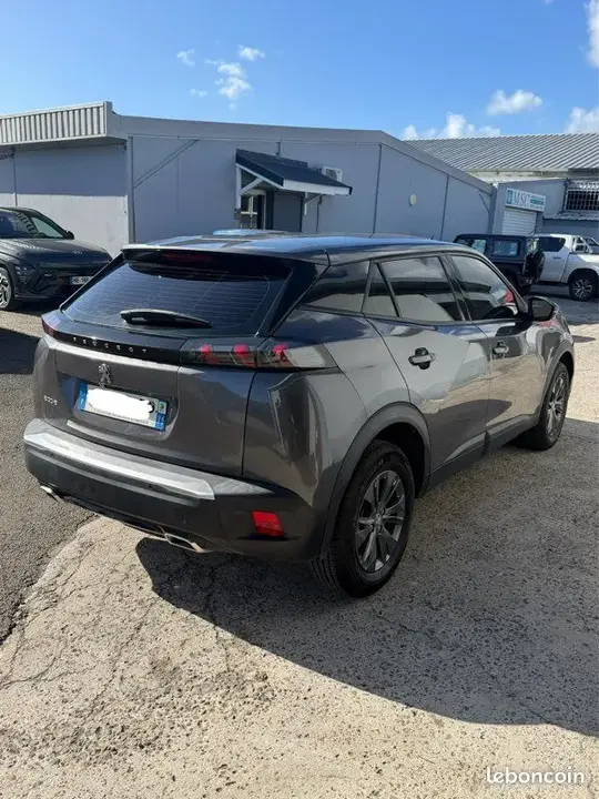 Peugeot 2008 2023 photo 3