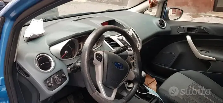 Ford Fiesta 2010 photo 5