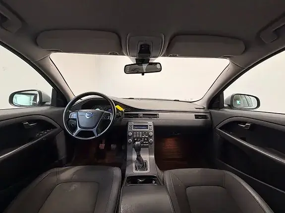Volvo V70 2011 photo 2