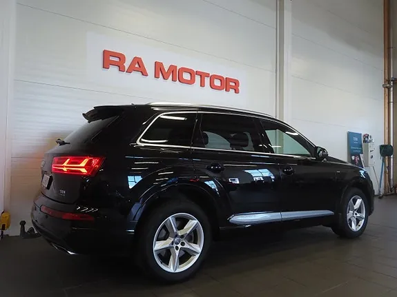Audi Q7 2018 photo 5