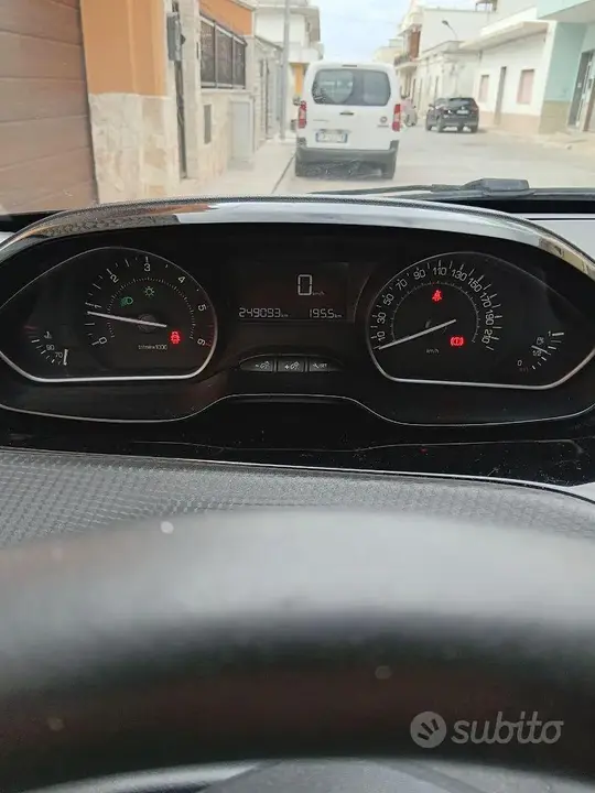 Peugeot 2008 2018 photo 4