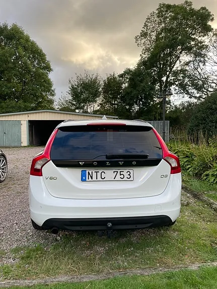 Volvo V60 2011 photo 2
