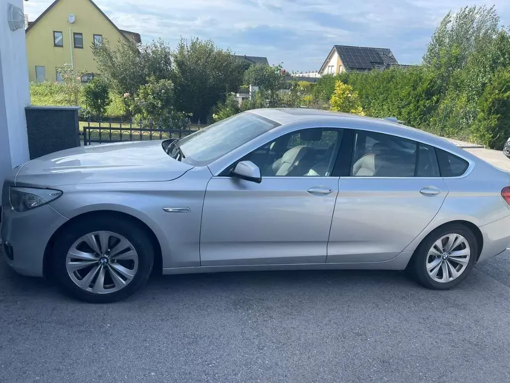 BMW 5 Series 2011 photo 3