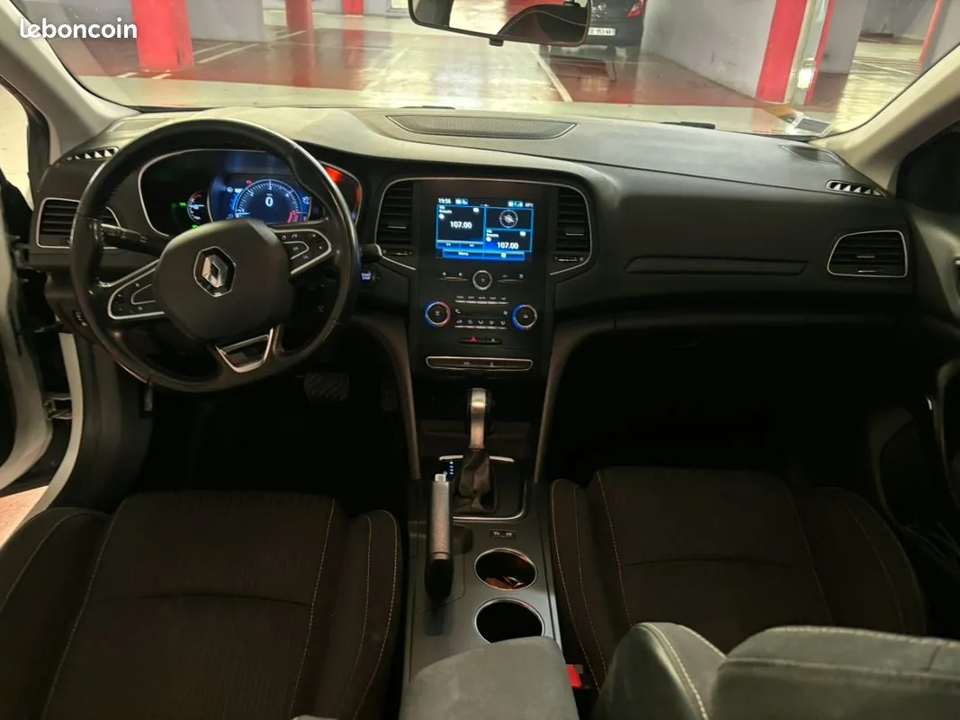 Renault Megane 2019 photo 3