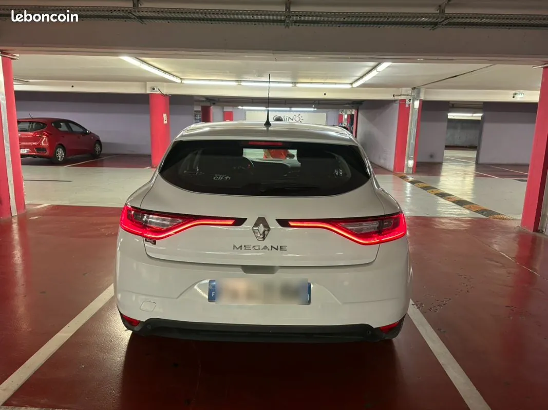 Renault Megane 2019 photo 2
