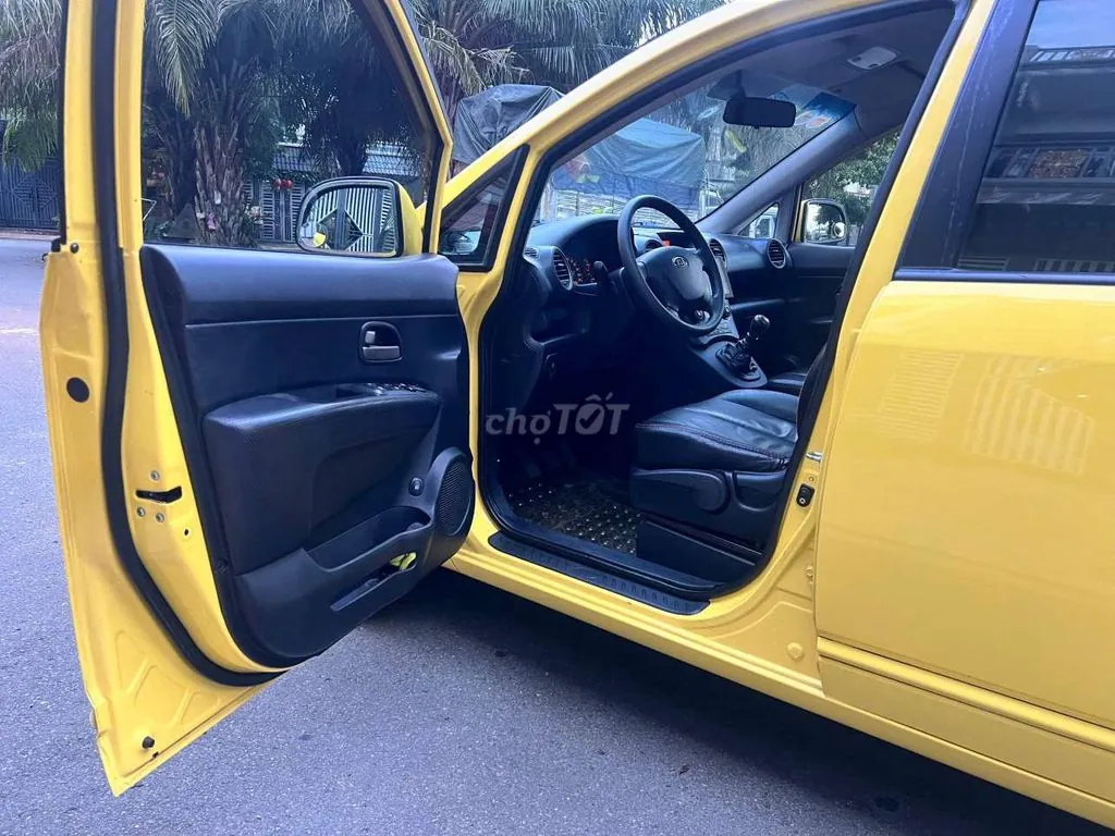Kia Carens 2010 photo 5