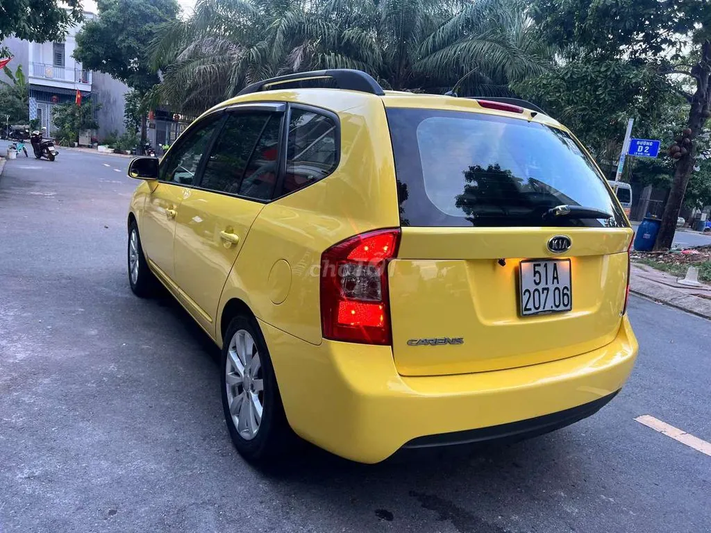 Kia Carens 2010 photo 3