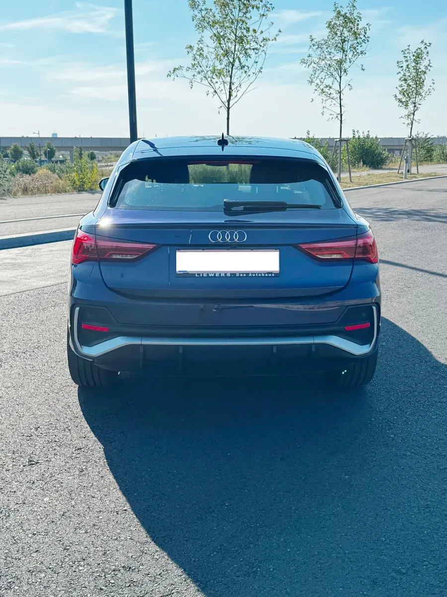 Audi Q3 2022 photo 3