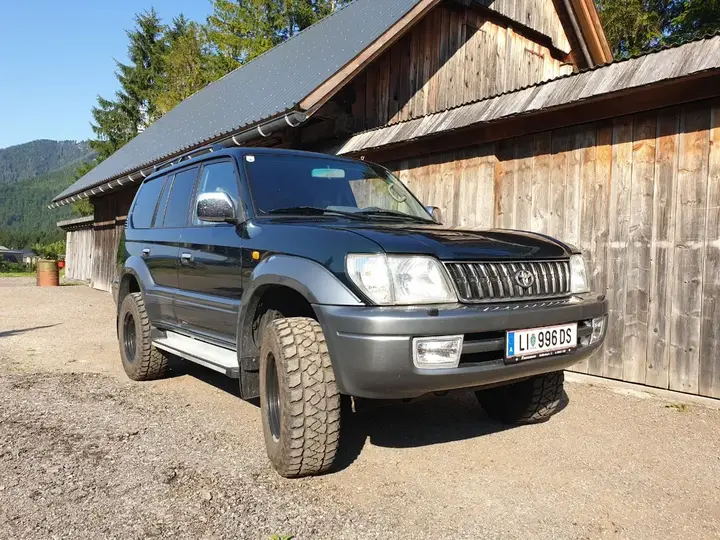 Toyota Land Cruiser 2000 photo 3