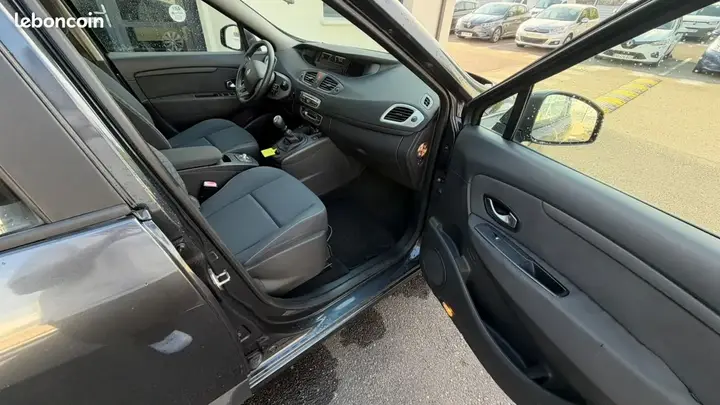 Renault Scenic 2010 photo 4