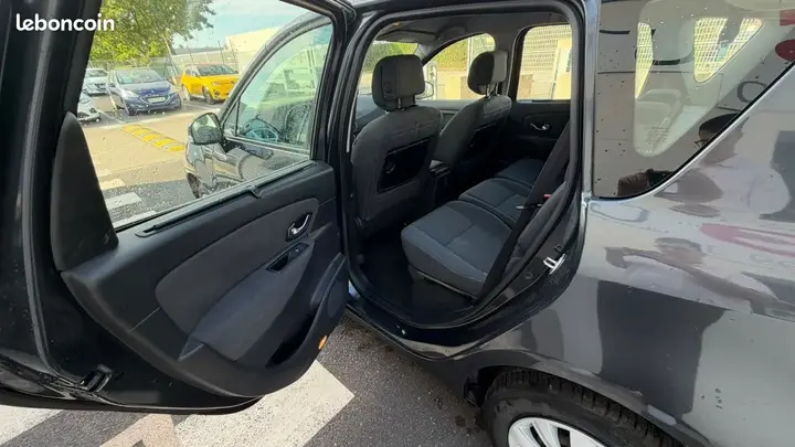 Renault Scenic 2010 photo 5