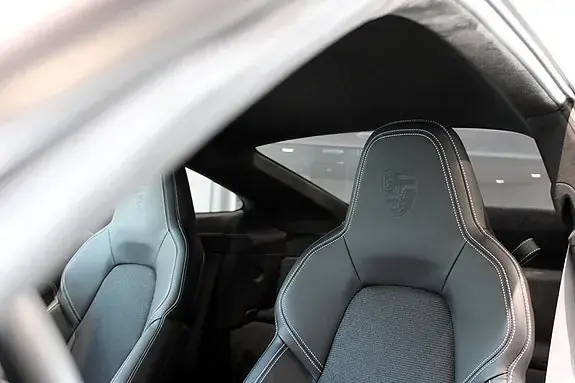 Porsche 911 2022 photo 4