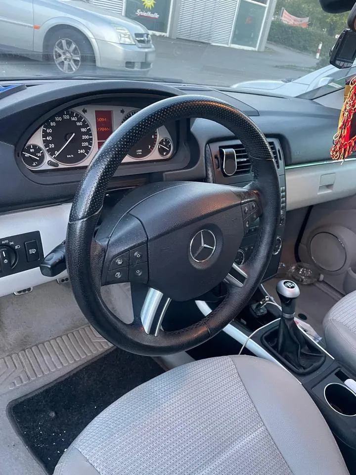 Mercedes-Benz B200