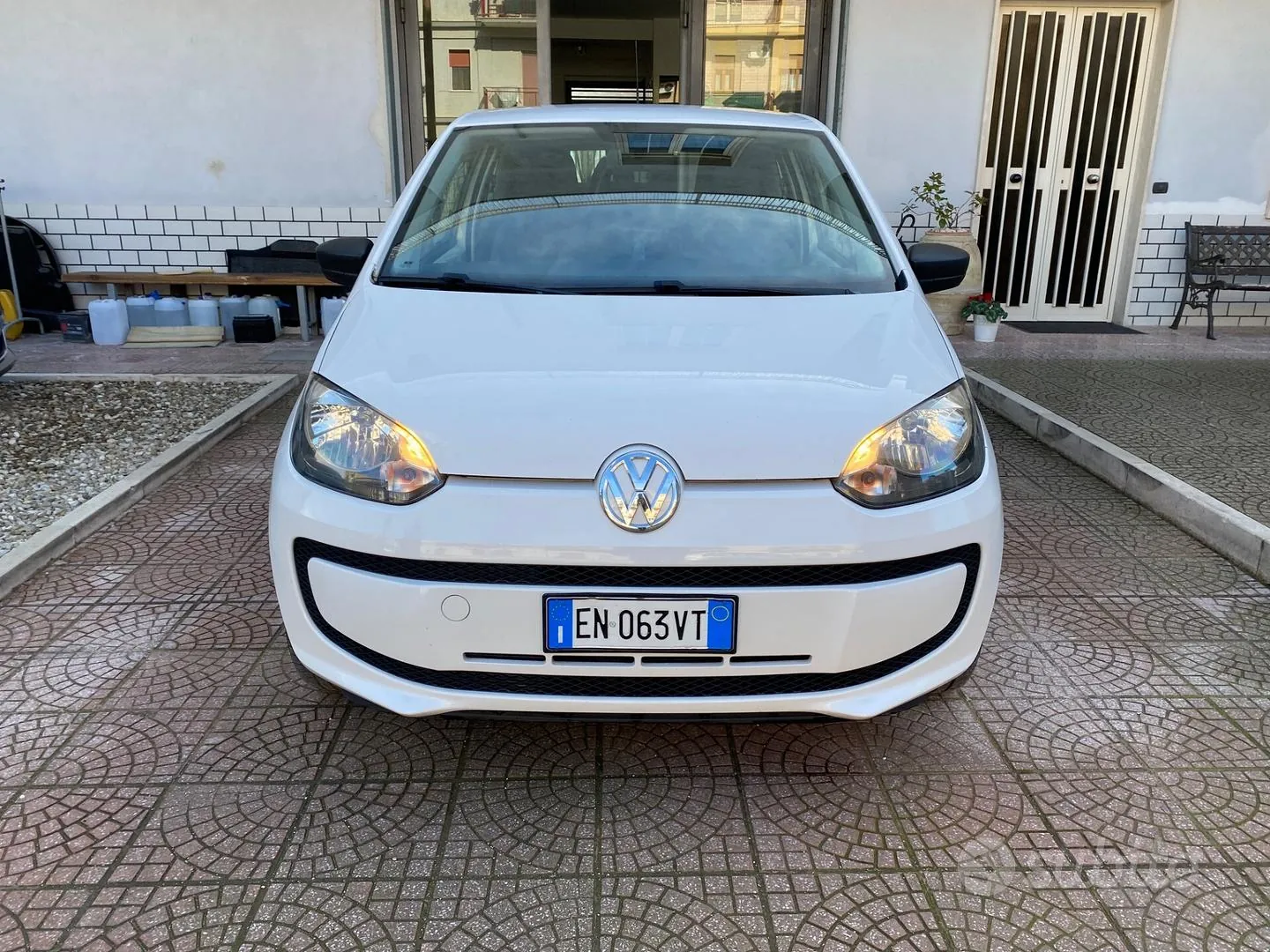 Volkswagen Up 2012 photo 3