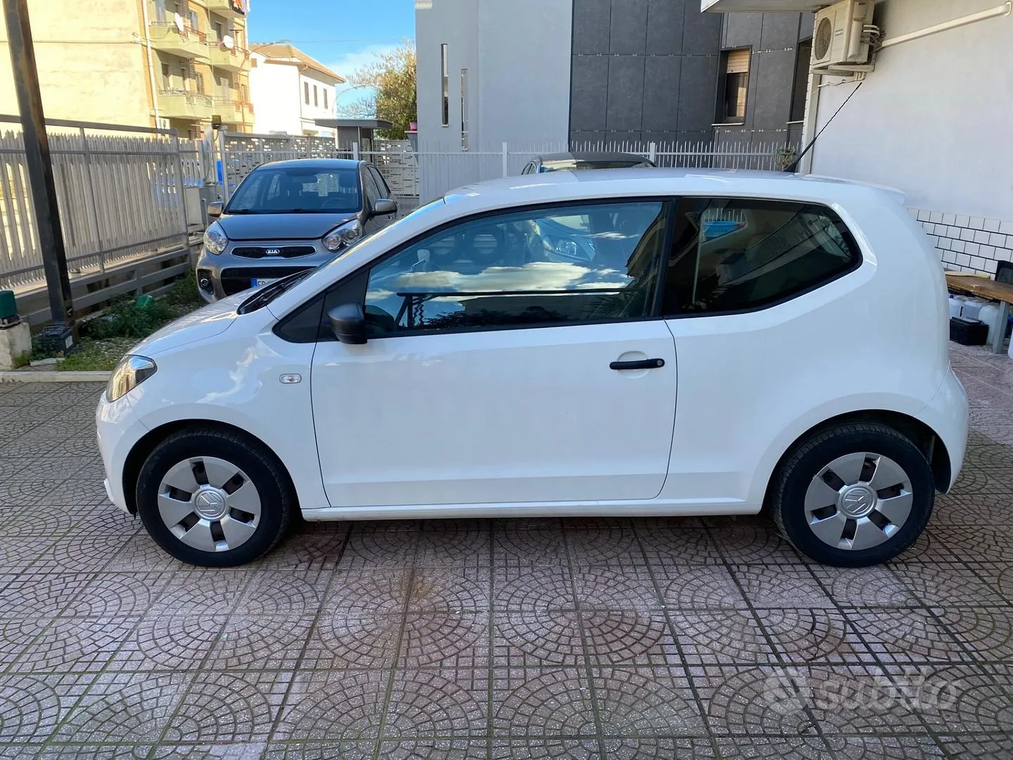 Volkswagen Up 2012 photo 5