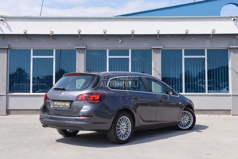Opel Astra J 2012 photo 3