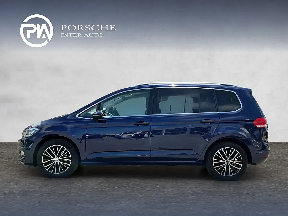 Volkswagen Touran 2017 photo 2