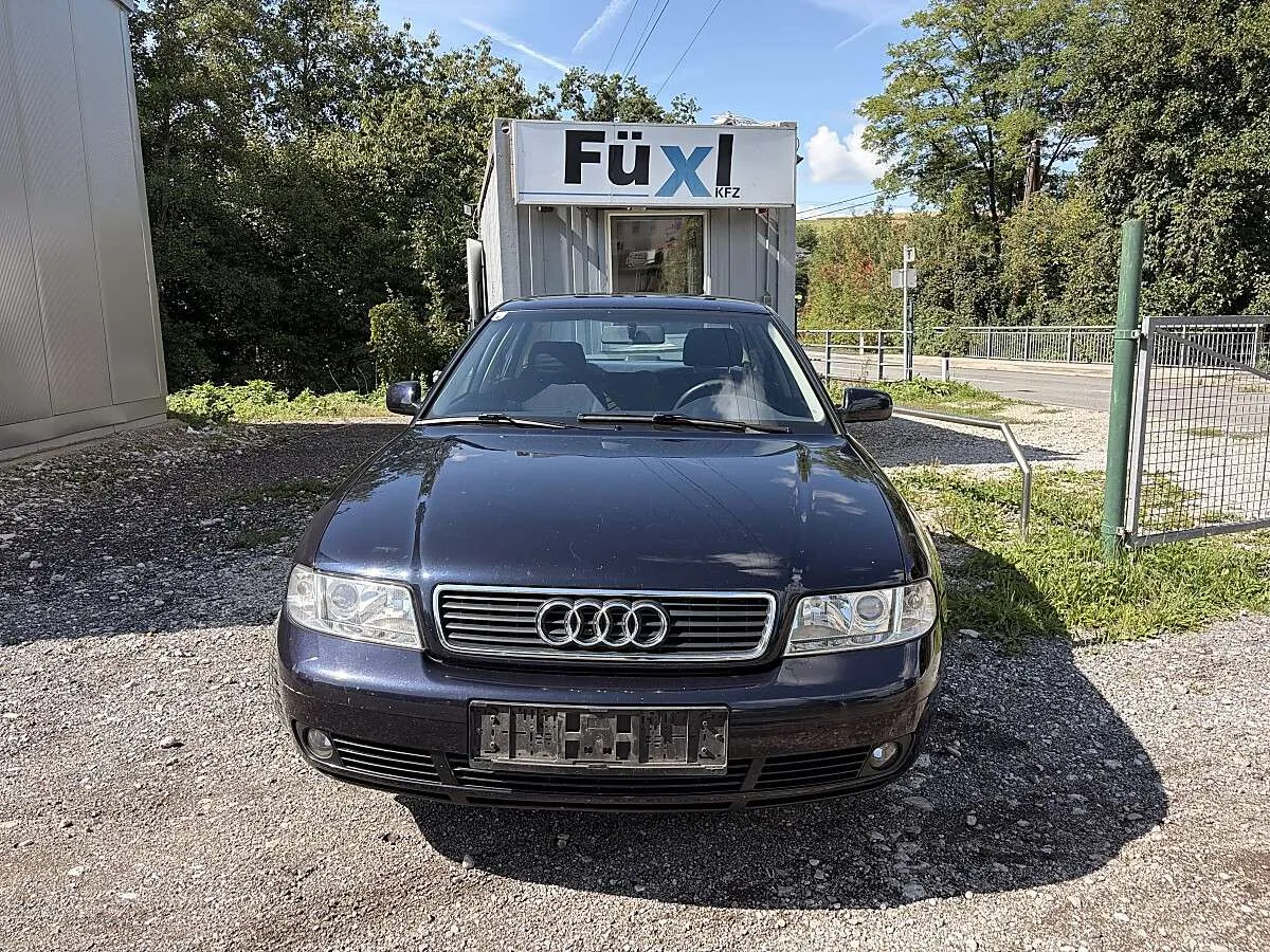 Audi A4 2002 photo 2