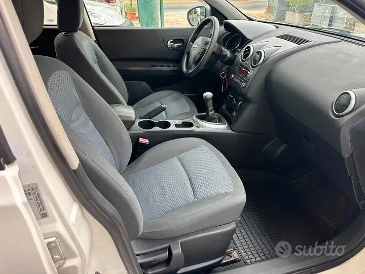 Nissan Qashqai 2012 photo 5