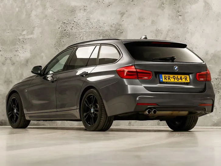 BMW 3 Series 2018 photo 3