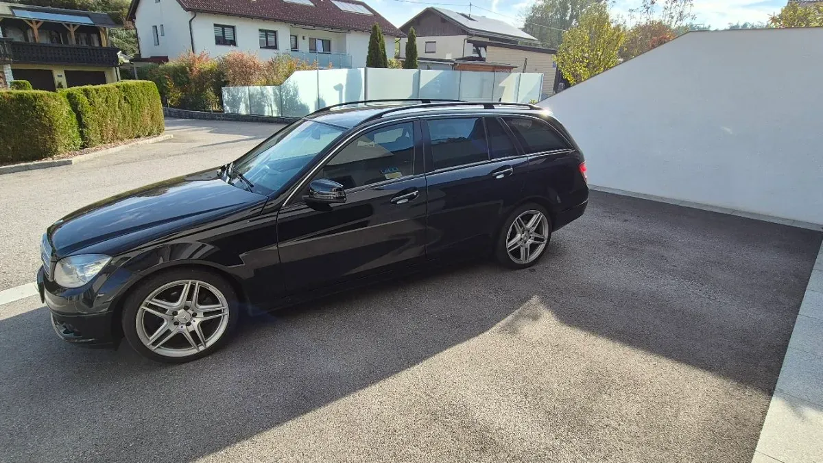 Mercedes-Benz C-Class 2010 photo 3