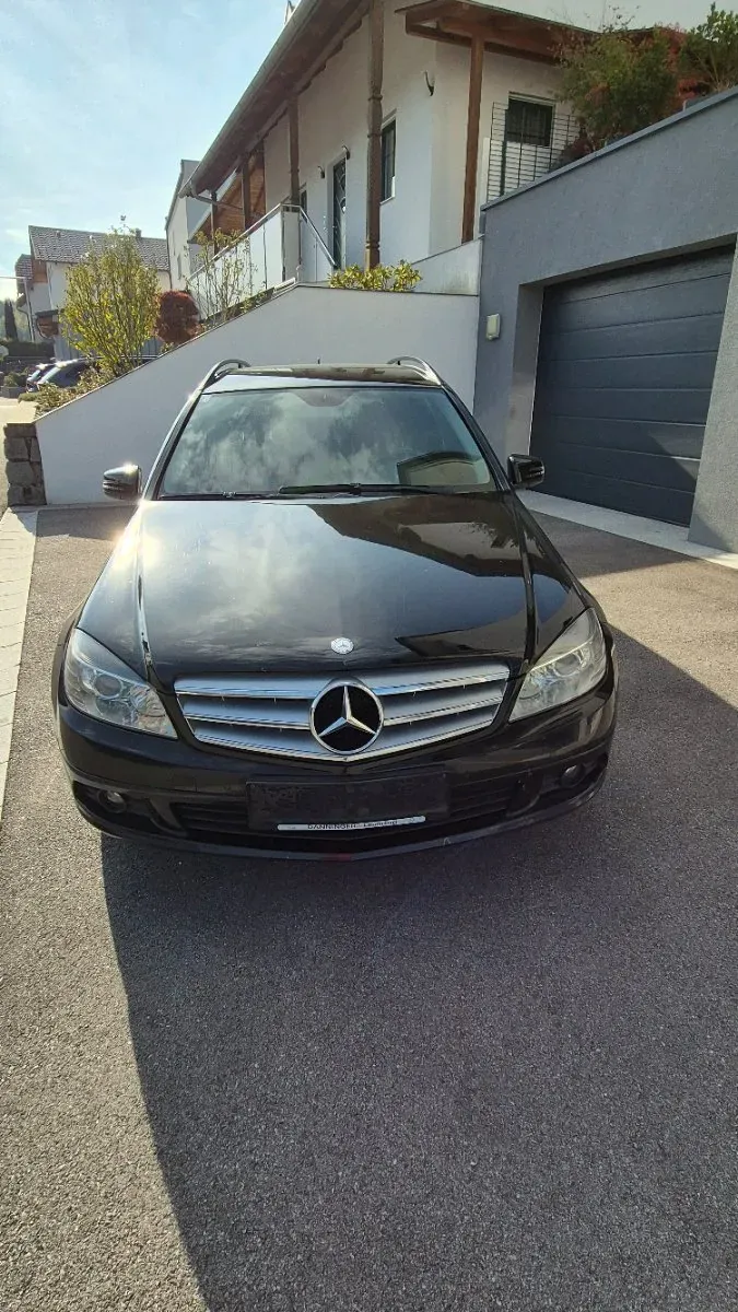 Mercedes-Benz C-Class 2010 photo 2