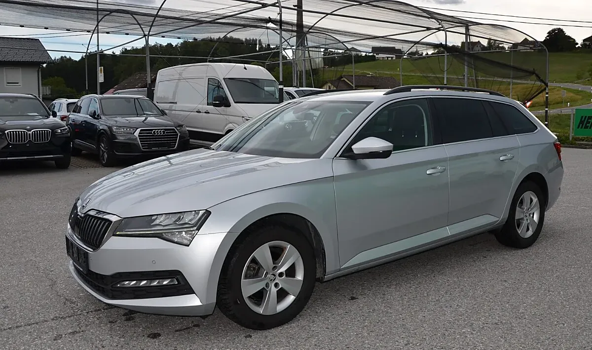 Skoda Superb 2021 photo 2