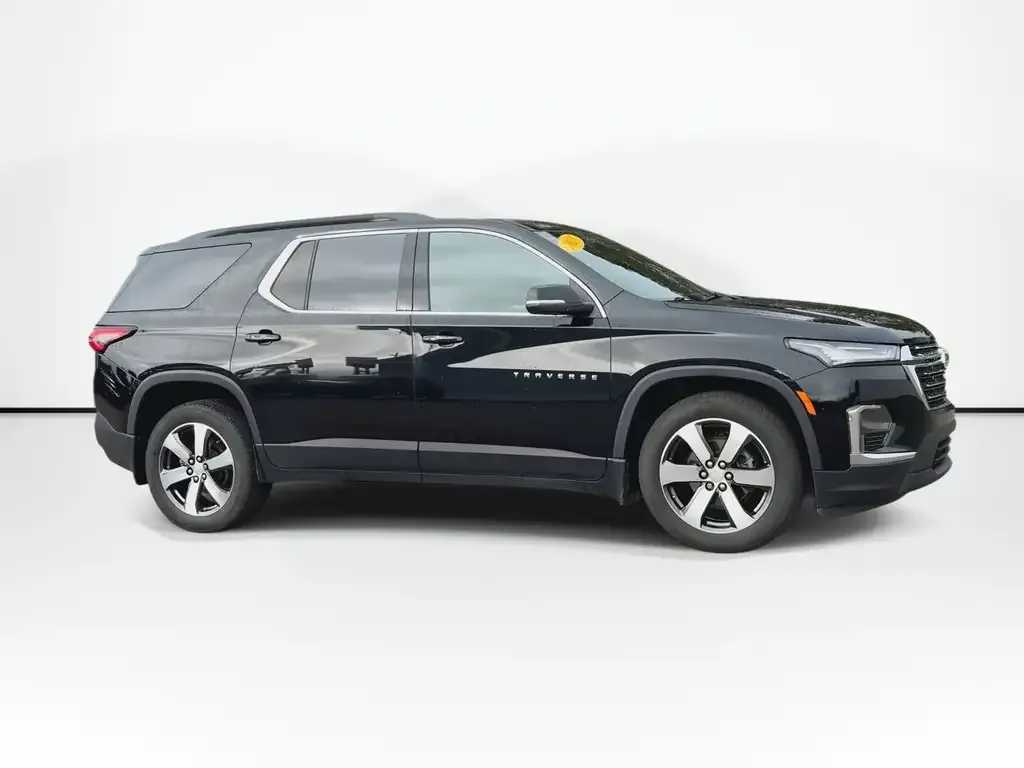 Chevrolet Traverse 2023 photo 2