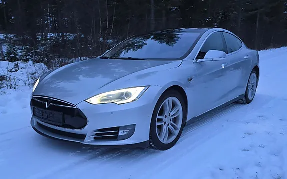 Tesla Model S 2015 photo 3
