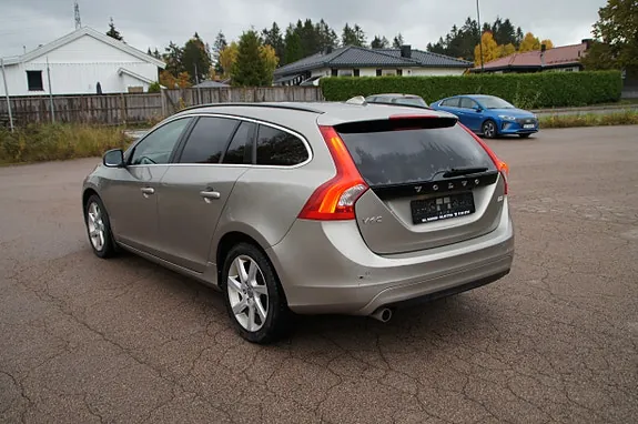 Volvo V60 2014 photo 2