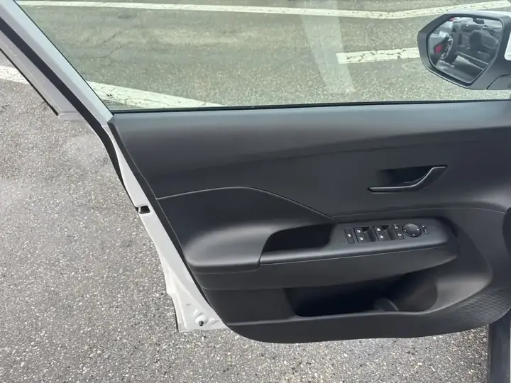 Hyundai Kona 2025 photo 3
