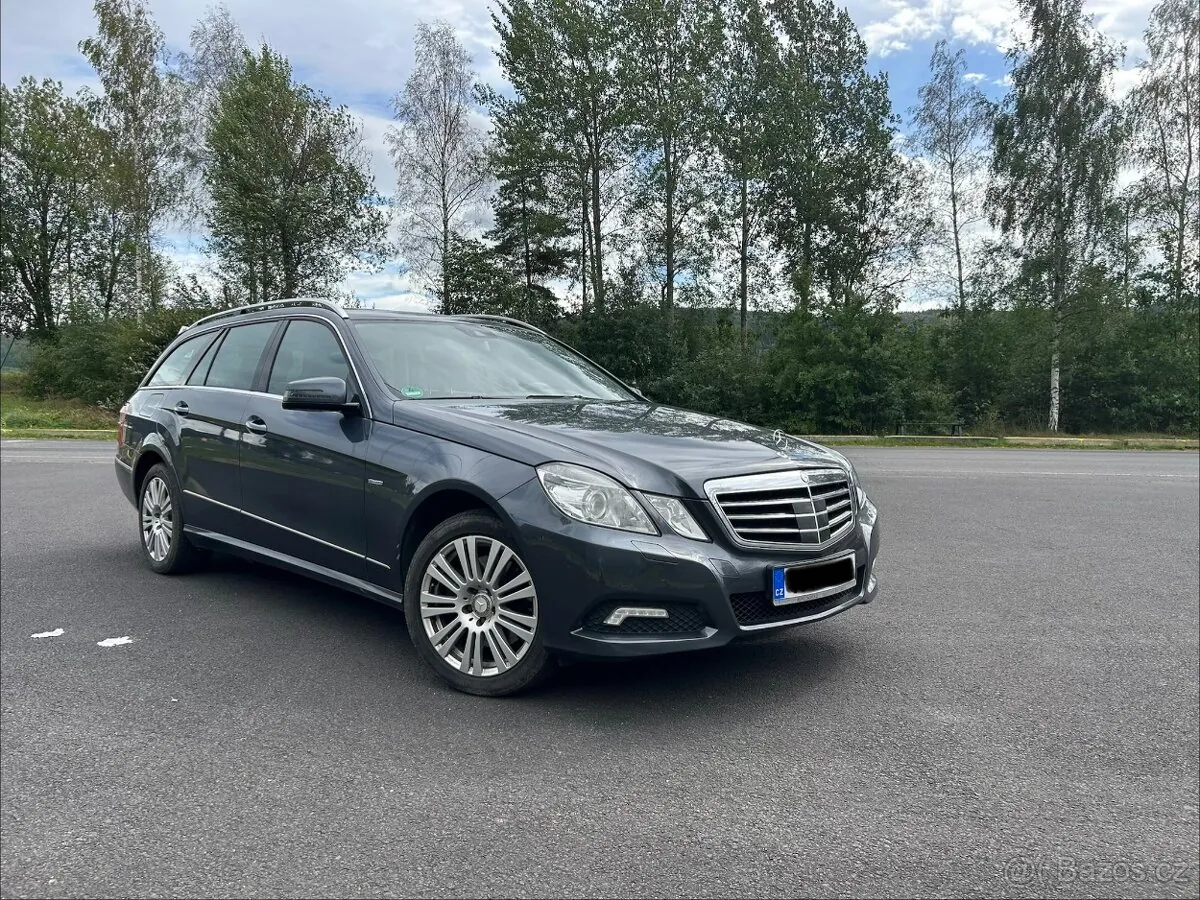 Mercedes-Benz E-Class 2010 photo 4