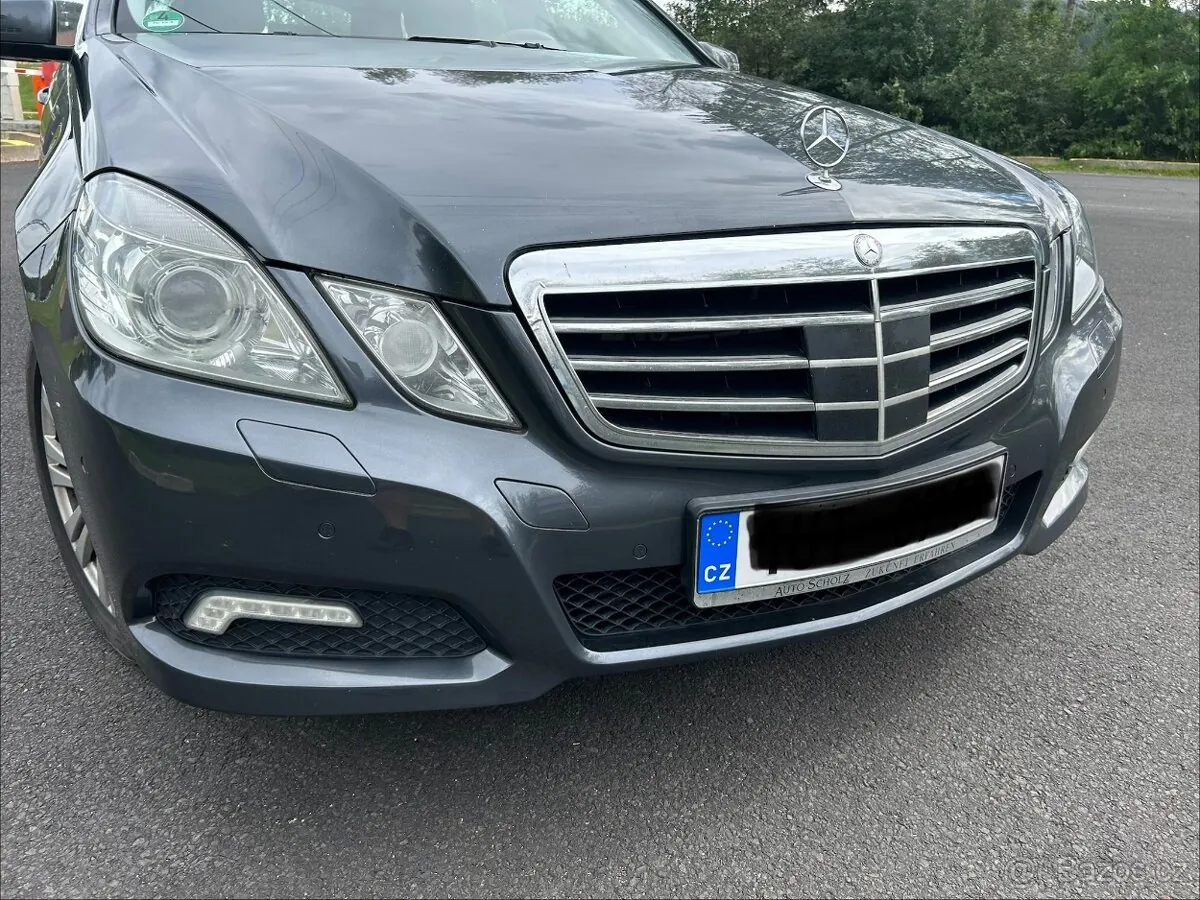 Mercedes-Benz E-Class 2010 photo 3