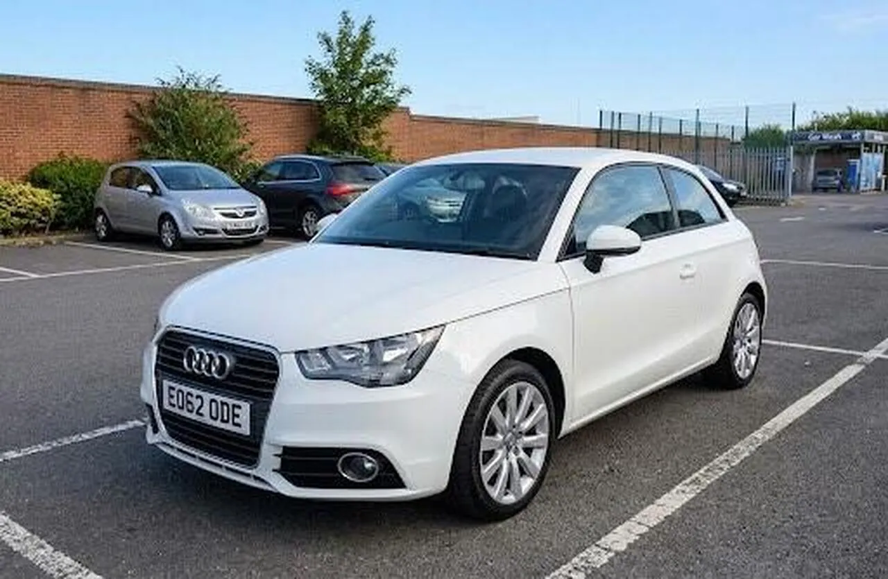 Audi A1 2012 photo 2