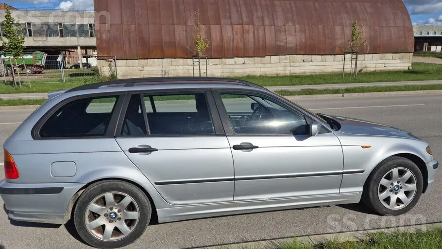 BMW 318I 2002 photo 2