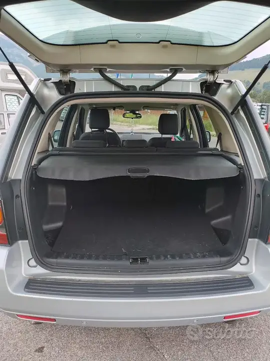 Land Rover Freelander 2013 photo 3
