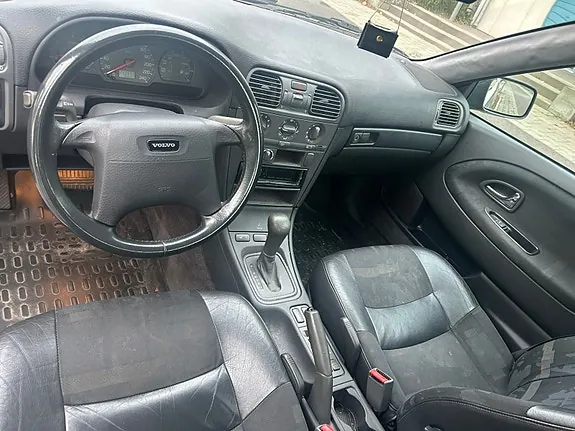 Volvo S40 1998 photo 4
