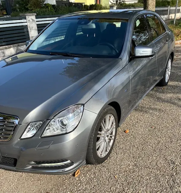 Mercedes-Benz E-Class 2012 photo 2