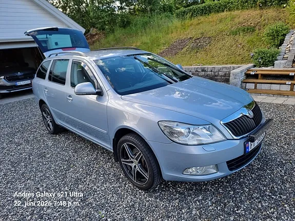 Skoda Octavia 2010 photo 5
