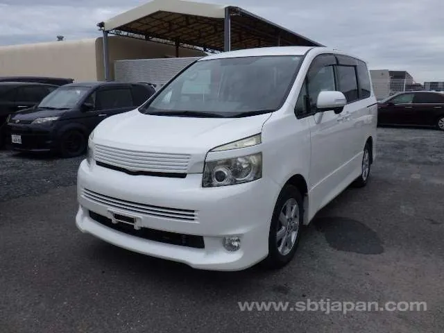 Toyota Voxy 2008 photo 2