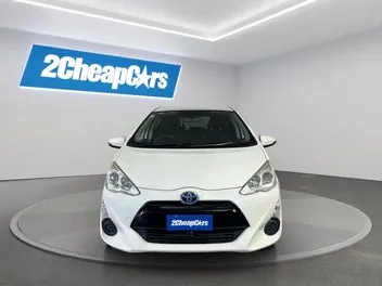 Toyota Aqua 2015 photo 3