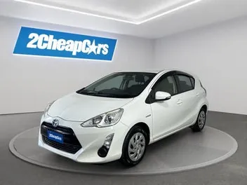 Toyota Aqua 2015 photo 2