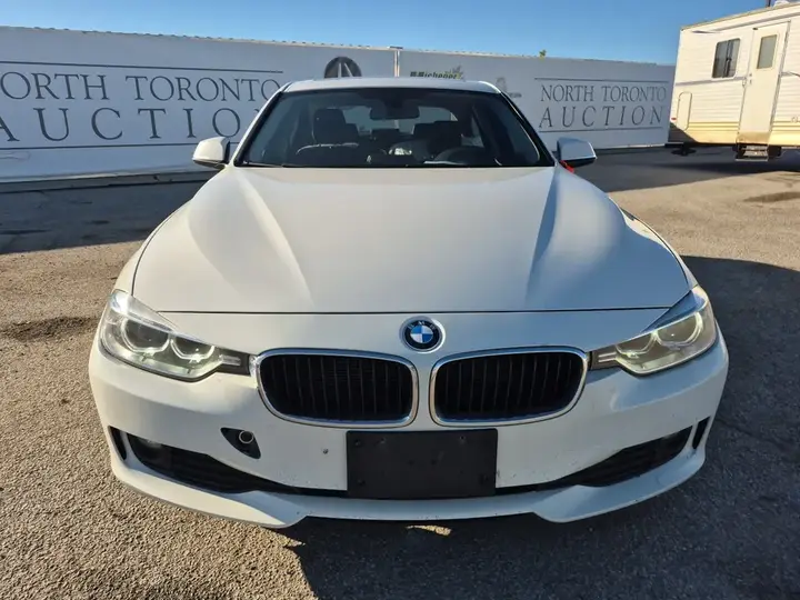 BMW 3 Series 2012 photo 2